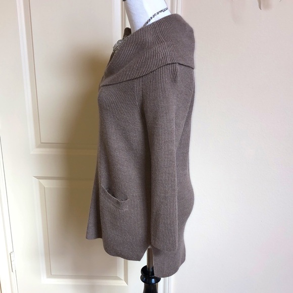 - Ann Taylor wool Sweater - Picture 2 of 8